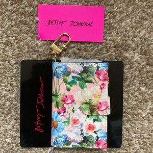 🌼 NWT Betsey Johnson Wallet
